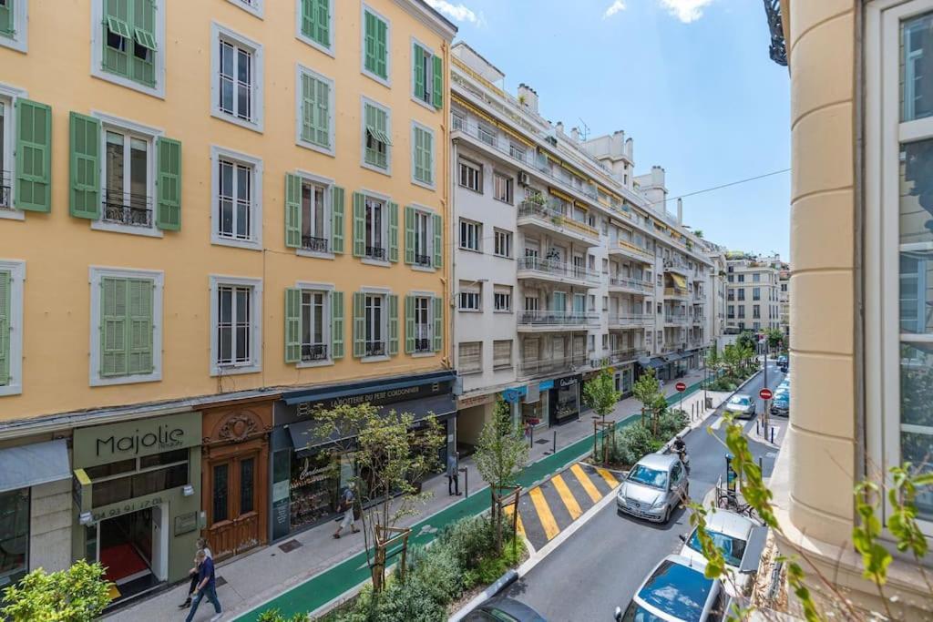 Large Haussmanian Appartment In The Heart Of Ница Екстериор снимка