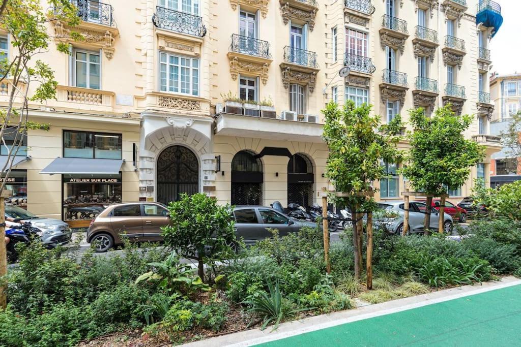 Large Haussmanian Appartment In The Heart Of Ница Екстериор снимка